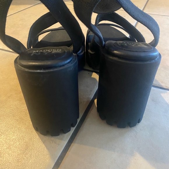 Madden NYC lug sole heeled sandals 8 1/2 - Picture 4 of 6